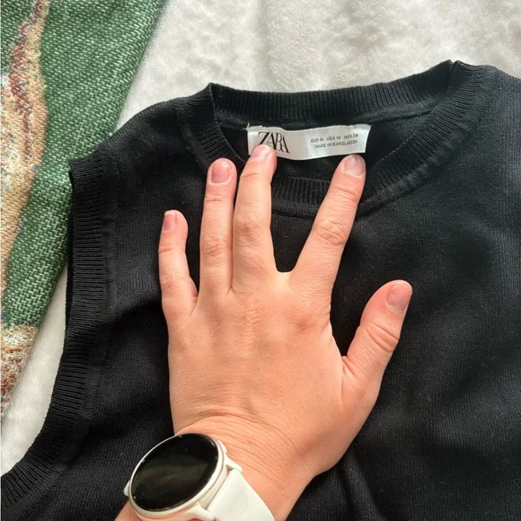 Zara Sleeveless Black Top - Picture 2 of 3